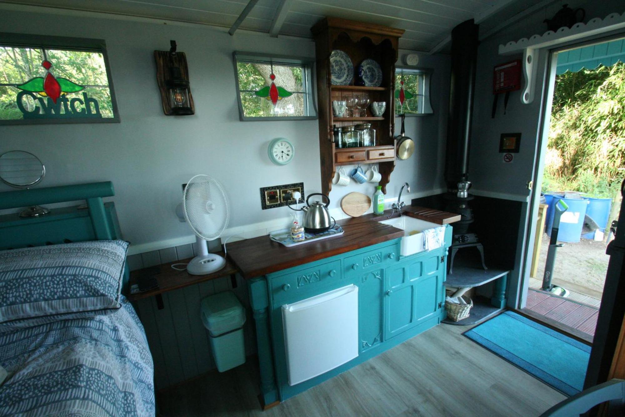 Bronllys Farm Coastal Self-Catering Apartment Llanelli Room photo